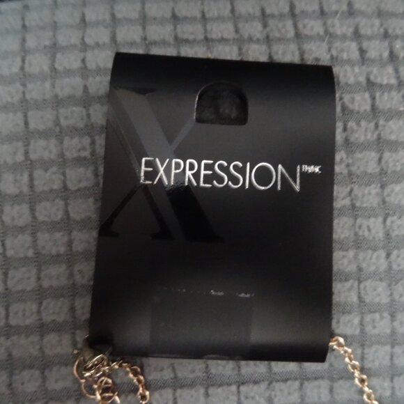 *FREE WITH PURCHASE* Women NWT Expressions pearl necklace - Picture 5 of 6